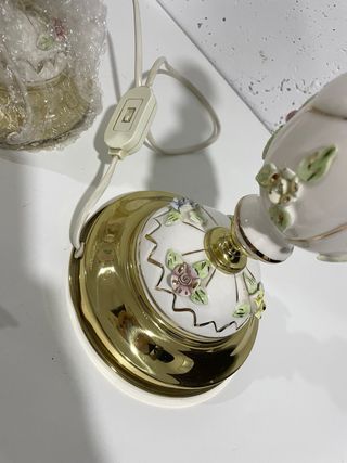 Lampade da comodino floreali