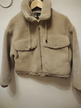 Cazadora Zara calentita beige