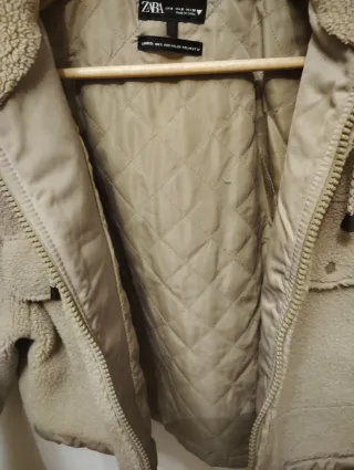 Cazadora Zara calentita beige