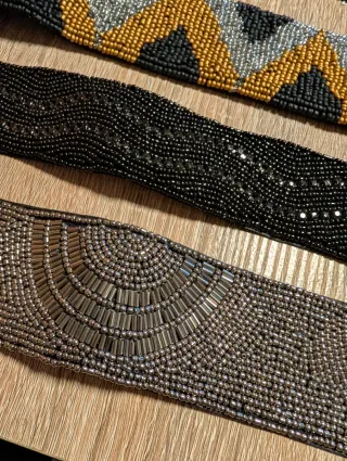 Cinture elastiche con strass regolabili