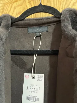 Chaqueta pelo Zara negra