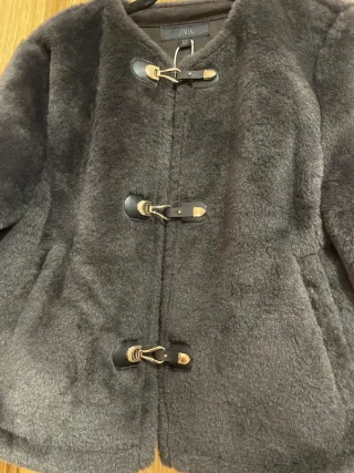 Chaqueta pelo Zara negra