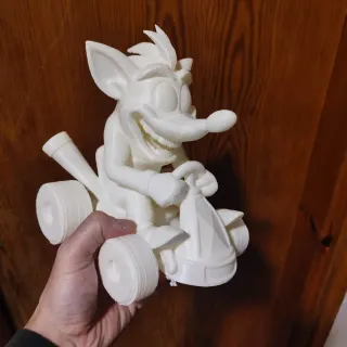 Figura Crash Bandicoot su kart