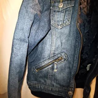 Giubbotto denim con cappuccio