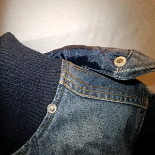Giubbotto denim con cappuccio
