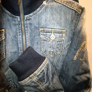 Giubbotto denim con cappuccio