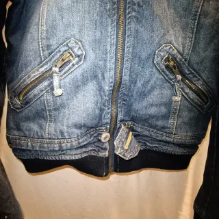 Giubbotto denim con cappuccio