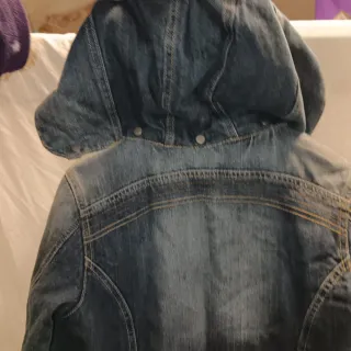 Giubbotto denim con cappuccio