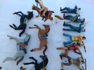 Lote vintage de figuras del oeste Comansi