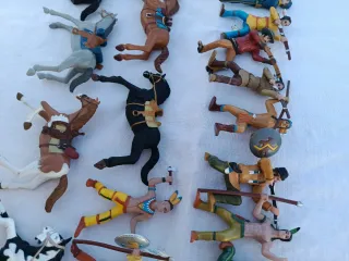 Lote vintage de figuras del oeste Comansi