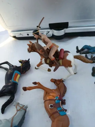 Lote vintage de figuras del oeste Comansi