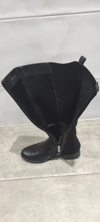 Botas altas negras con cremallera 36