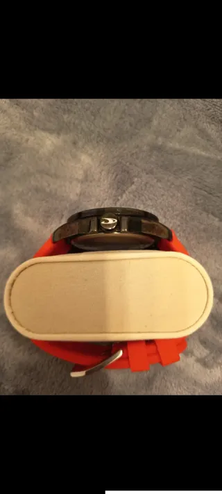 Reloj O'Neill Cuarzo Negro y Rojo