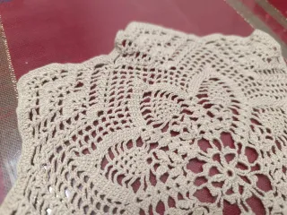 Centrino merletto cotone beige 24x24cm