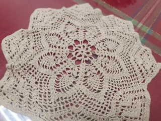 Centrino merletto cotone beige 24x24cm