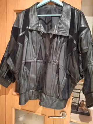 Cazadora de cuero mujer