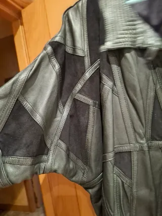 Cazadora de cuero mujer