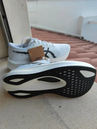 Zapatillas Asics Magic Speed 4 Blancas