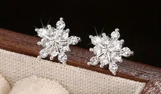 Pendientes de copo de nieve con diamantes de imita