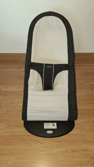 Hamaca bebé BabyBjörn con juguete