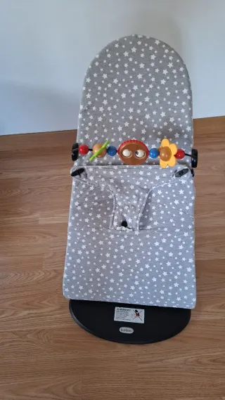 Hamaca bebé BabyBjörn con juguete