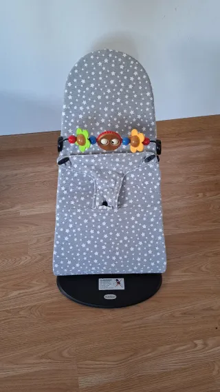 Hamaca bebé BabyBjörn con juguete