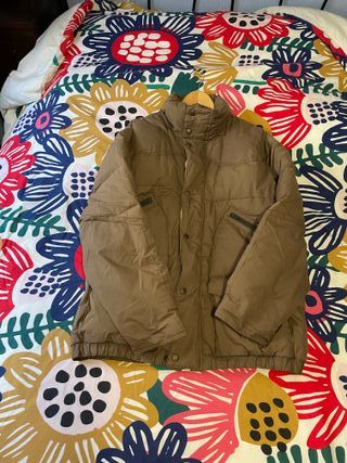 Chaquetón de plumas verde caqui