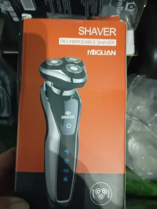 Máquina de afeitar MIGUAN recargable 4D
