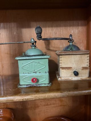 Pareja Molinillos de café antiguo
