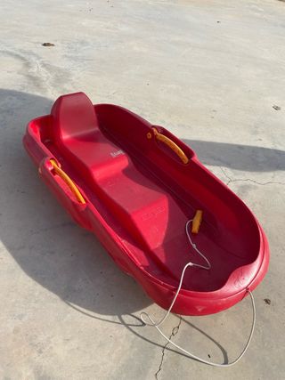 Trineo rojo para nieve doble