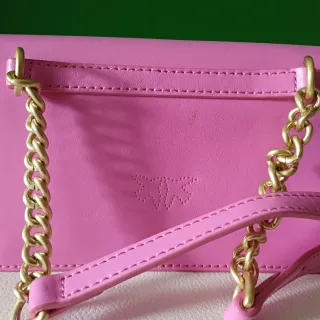 Borsetta Pinko fucsia con tracolla