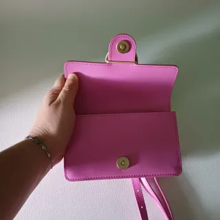 Borsetta Pinko fucsia con tracolla