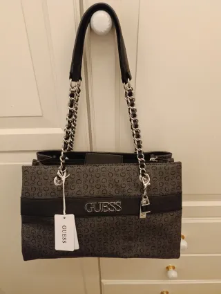 Bolso Guess Negro y Gris