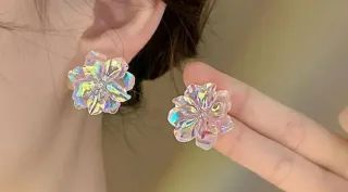 Pendientes floridos iridiscentes