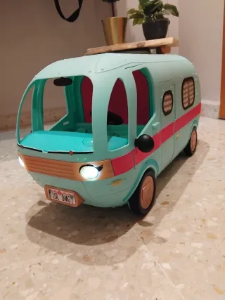Caravana LOL con muñecos y accesorios