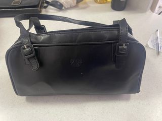 Bolso negro de colgar piel