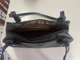 Bolso negro de colgar piel