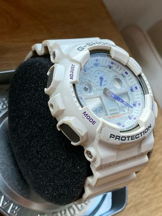 Reloj Casio G-Shock Blanco y Morado