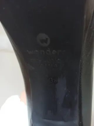 Zapatos de tacón Wonders negros