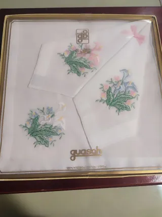 Sciarpe Guasch ricamate con fiori (3 unità)