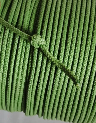 Corda poliestere verde 2,5 mm. Resistente.
