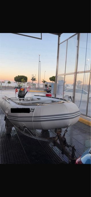 Zodiac Neumática 4.30 + Remolque