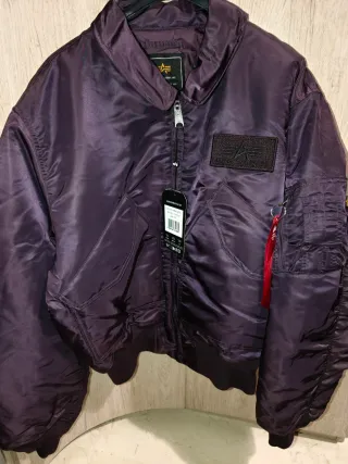 Chaqueta Alpha Industries CWU-45P Morado