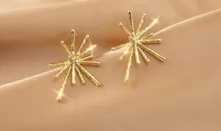 Pendientes dorados diseño estrella