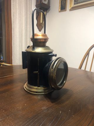 Farol antiguo de estación