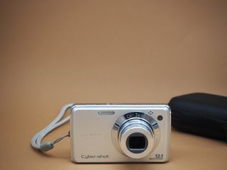 Sony Cyber-shot DSC-W210 Cámara Y2K