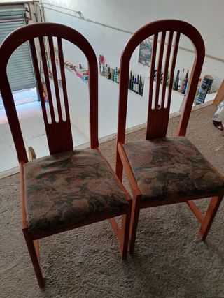 Mesa extensible y 4 sillas