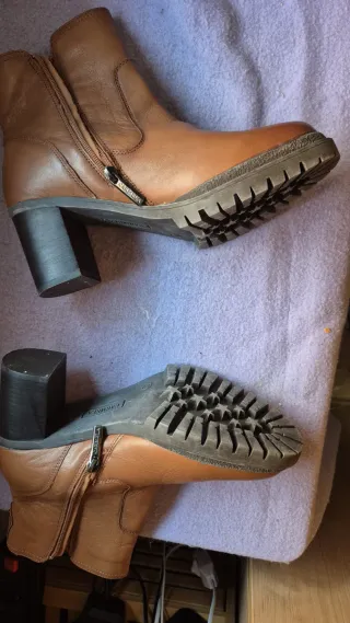 Botines piel marrón Carmela talla 40