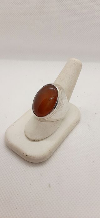 Anello da uomo in argento e corniola