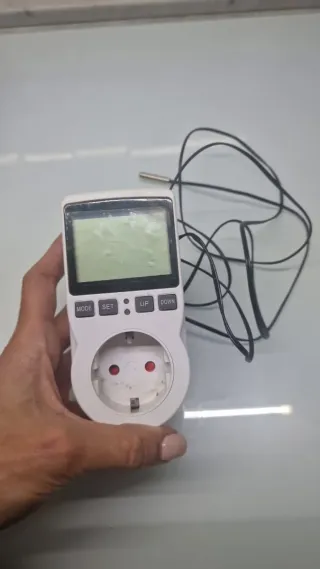 Termostato per Rettili con Presa Elettrica